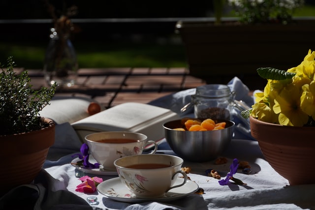 Host a Tea Party in the Backyard