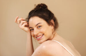 Discover Move-With-You Makeup From Gee Beauty