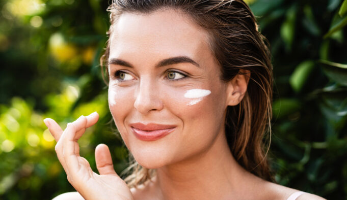 ‘Tantouring’ Helps You Sculpt Your Face Sans Makeup