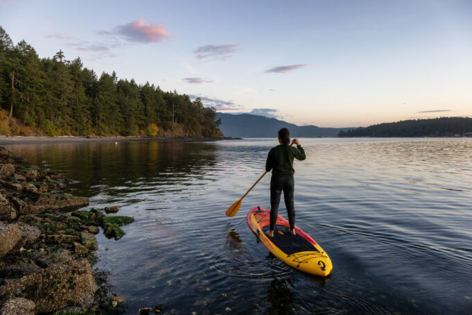 How To Stand Up Paddle Board: 7 Beginner Tips