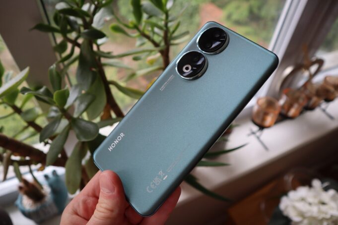 Smartphone Bargain: Honor 90 now comes with a free tablet