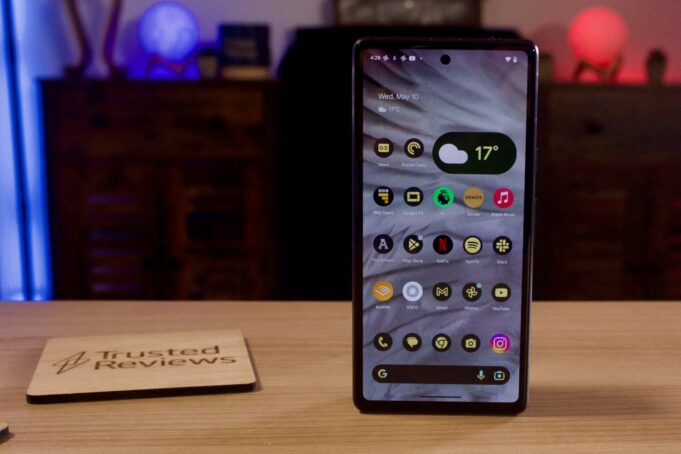 Pixel 7a just keeps plummeting in price