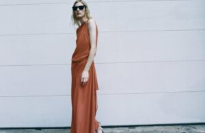 Julia Nobis Models Chic Styles