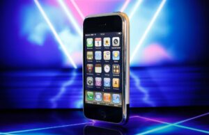 This Old iPhone Just Sold for More Than Your Car