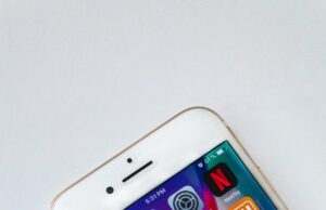 Twitter rival Bluesky takes on Threads with new personalized feed