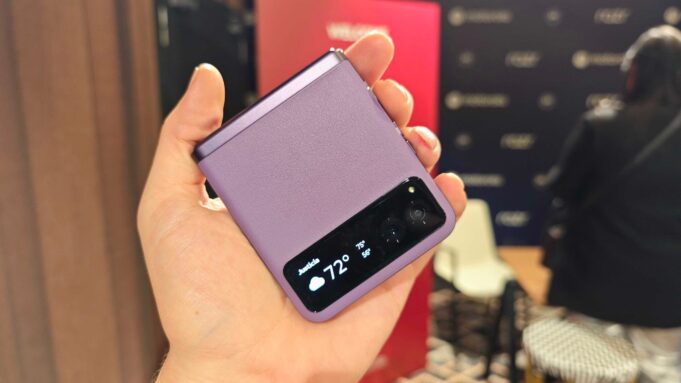 The Razr 40 is a bargain folding phone at this price