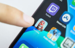 Ongoing scam tricks kids playing Roblox and Fortnite