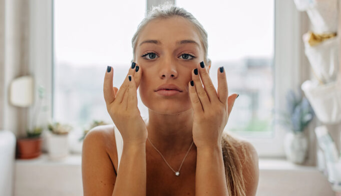 How To Treat and Prevent Eyelid Wrinkles