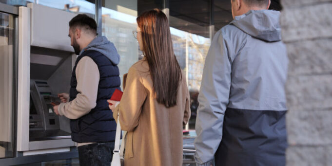 Tech error let people with empty bank accounts withdraw hundreds in cash