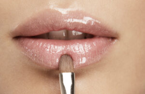 Too Faced Lip Injection Extreme Plumps Lips Fast