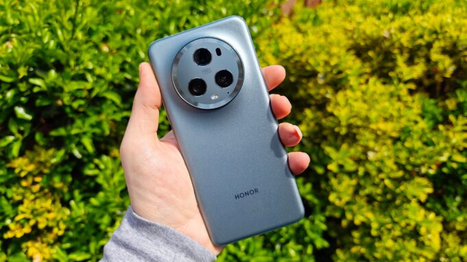 One of our favourite phones of 2023 is a true bargain thanks to this price cut