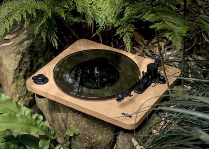 House of Marley announces Stir it Up Lux Bluetooth Turntable