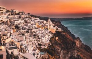 How to Reserve the Best Romantic Sunset Restaurants in Santorini, Greece