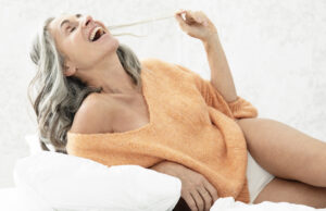 8 Best Lubes for Vaginal Dryness (Tested & Expert-Backed) 2023