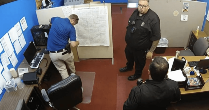 Kansas Newspaper Co-Owner Dies Following Unprecedented Raid by City’s Entire Police Force – Seized Computers and Equipments to Protect Prominent City Figure | The Gateway Pundit