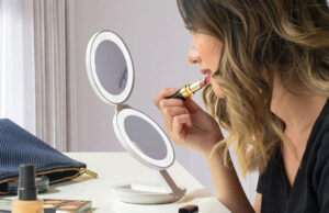 This Zadro Travel Mirror Is a Vacation Necessity