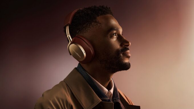 Bowers & Wilkins introduces new burgundy Px8 model