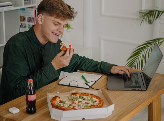 Ten Ways To Save Money & Budget When Working From Home