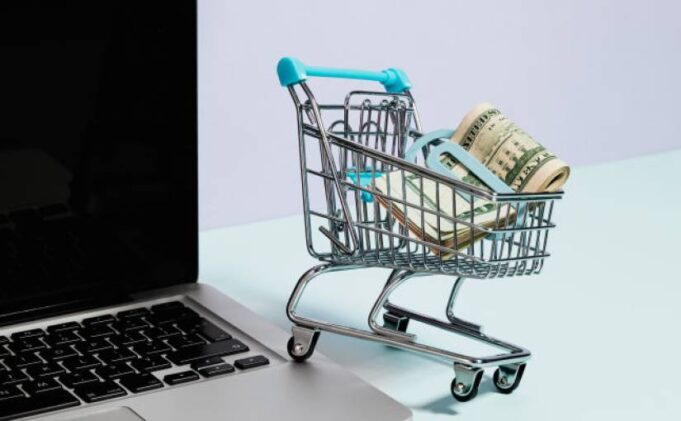 Evolution of Direct Selling from E-commerce to Social Commerce