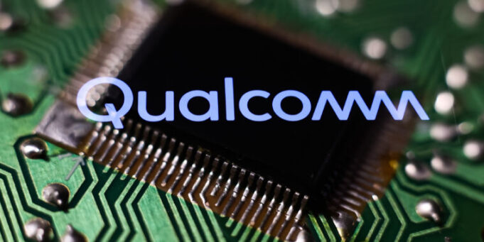 Qualcomm strikes new Apple deal on 5G chips