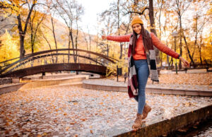 Silent Walks: The Benefits of this Mind-Soothing Trend