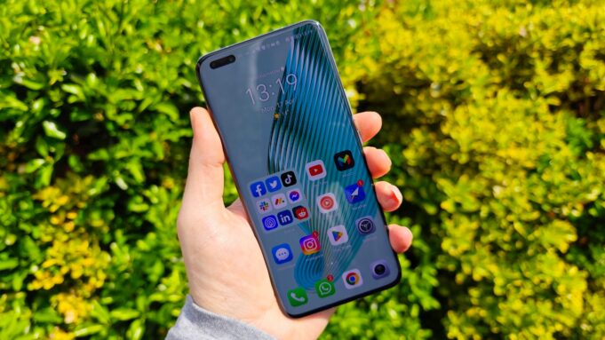 The powerful Honor Magic 5 Pro’s back to a tempting price