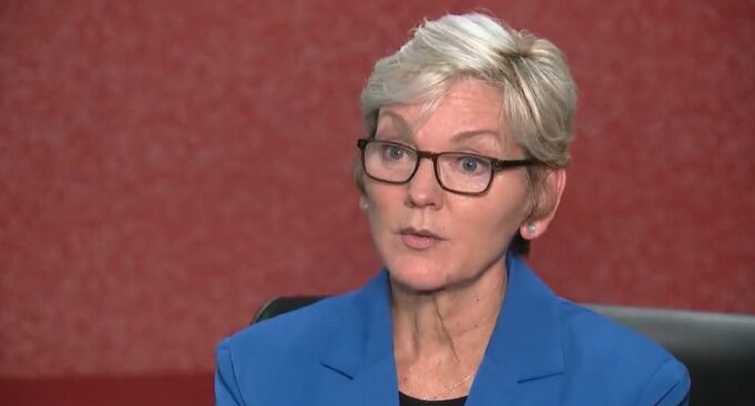 Family Calls Police on Energy Department Staffer as Jennifer Granholm’s EV Caravan Bogarts Charging Station During 4-Day Road Trip | The Gateway Pundit