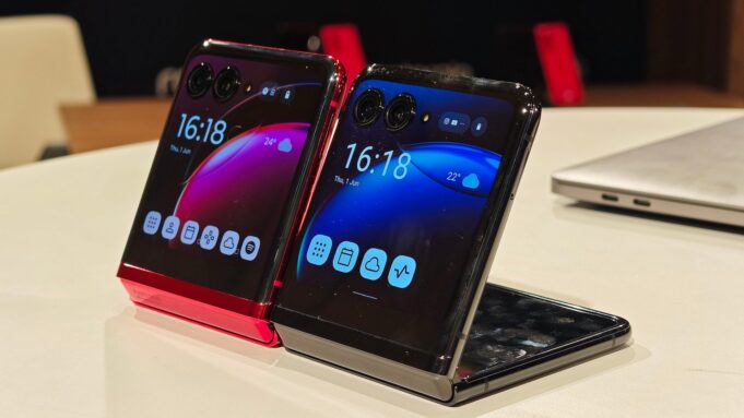 The foldable Motorola Razr 40 Ultra just got a huge price cut