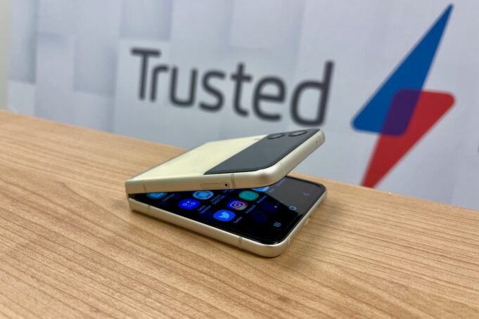 The Galaxy Z Flip 3 has just plummeted to £299