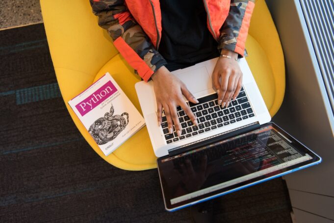Involvement of Business Users in Software Development
