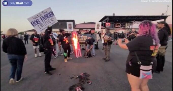 “We Did It In a Small Town!” – Anti-Trump Communist Scumbags in Chicago Suburb Unlawfully Assemble and Burn American Flags Outside Jason Aldean Concert While Police Watch (VIDEO) | The Gateway Pundit