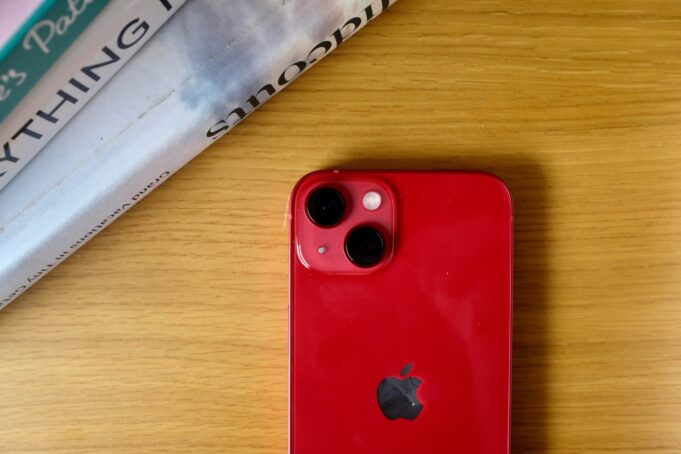 This iPhone 13 offer absolutely destroys the iPhone 15