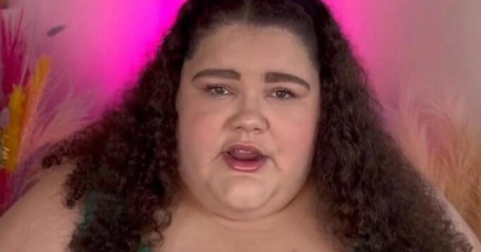 Obese ‘Travel Influencer’ Who Demanded Other Passengers Pay For Her Extra Seat, Now Demands Larger Hotel Hallways, Custom Toilet Seats and Stronger Beds to Help Fat Guests | The Gateway Pundit