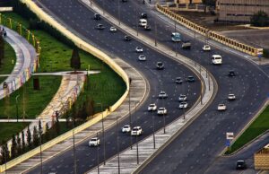 Google uses AI to cut traffic emissions