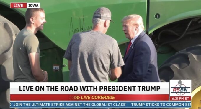 “Thank You Very Much! It Means a Lot That You’d Come Out to See Us.” – Excited Farmers Thank President Trump as He Meets with Them, Signs Tractor After Ottumwa, Iowa Event (VIDEO) | The Gateway Pundit