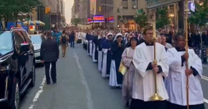 Catholics in New York City Draw Thousands for Eucharistic Procession in ‘Mass for Israel’ (VIDEO) | The Gateway Pundit