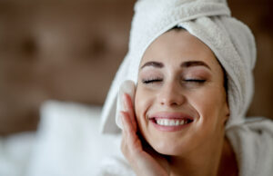 Strivectin Brighten and Restore Review on Mature Skin| Well+Good