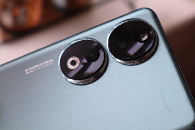 Amazon just topped its own Prime Day deal for the Honor 90
