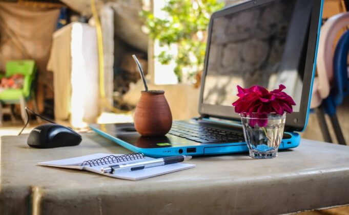 The Rise of Nomadic Work: Embracing Coworking While Traveling