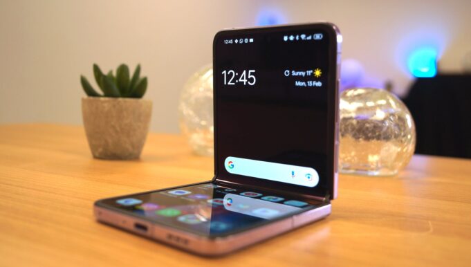 The Oppo Find N2 Flip is now almost as cheap as the Pixel 7a