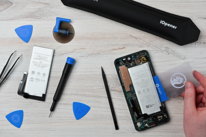 Google backs-up 7 years of Pixel updates with spare parts vow