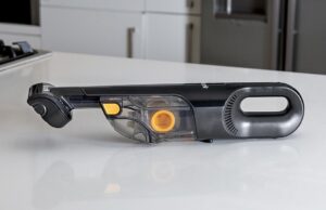 Pet owners need to see Amazon’s Shark handheld vacuum deal