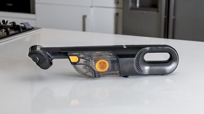 Pet owners need to see Amazon’s Shark handheld vacuum deal