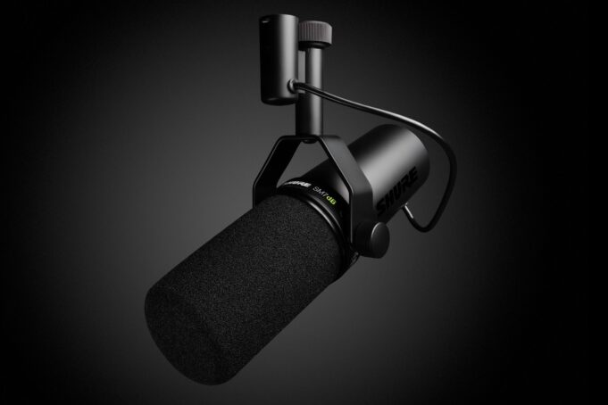 Shure’s SM7dB brings out the best audio quality for podcast set-ups