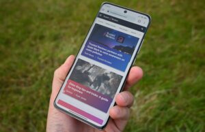 Amazon slashes an incredible £367 off the flagship Xiaomi 12