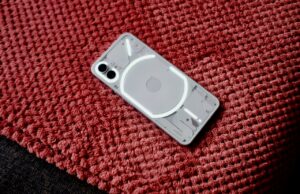 Forget the iPhone SE when the Nothing Phone (1) is this cheap