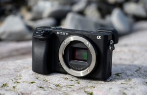 The Sony a6400 is just £750 with a 16-55mm lens this Black Friday