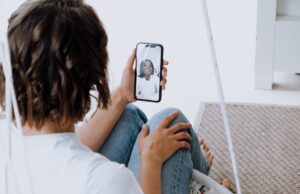 New app could soon bring FaceTime and blue bubbles to Android phones