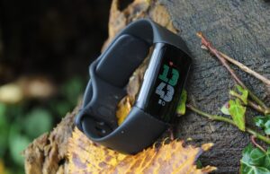 Last chance to get a free Fitbit Charge 6 with the Pixel 8 Pro