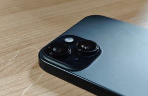 iPhone camera glitch gives bride-to-be a Matrix moment